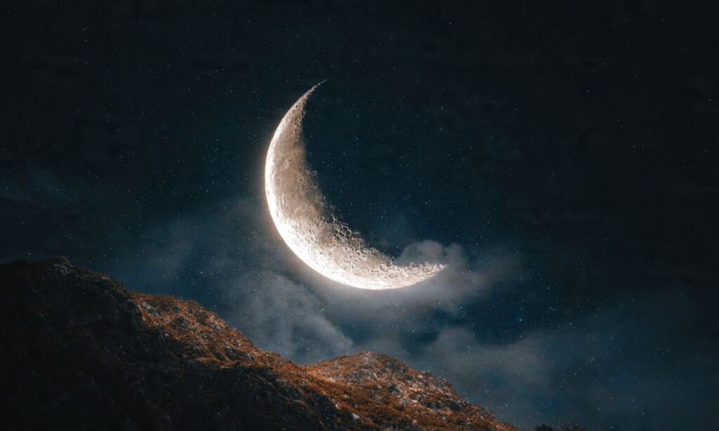 Short Moon Captions for Instagram