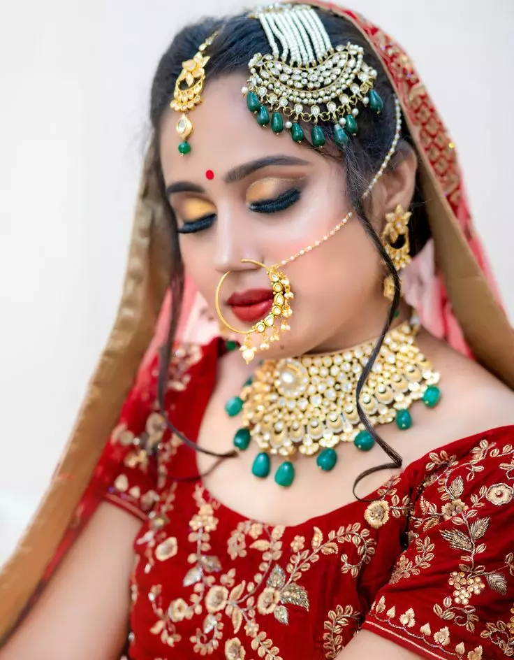 Royal & Classy Nath Look Captions